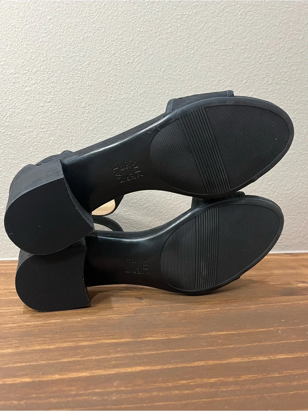 Naturalizer Sandals Womens 7M Faith Block Heels Ankle Strappy Black Leather